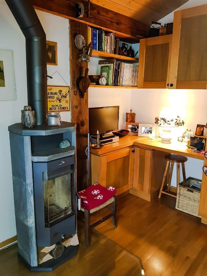 Fully, Valais Chalet Accueillant Avec Cheminee别墅 外观 照片